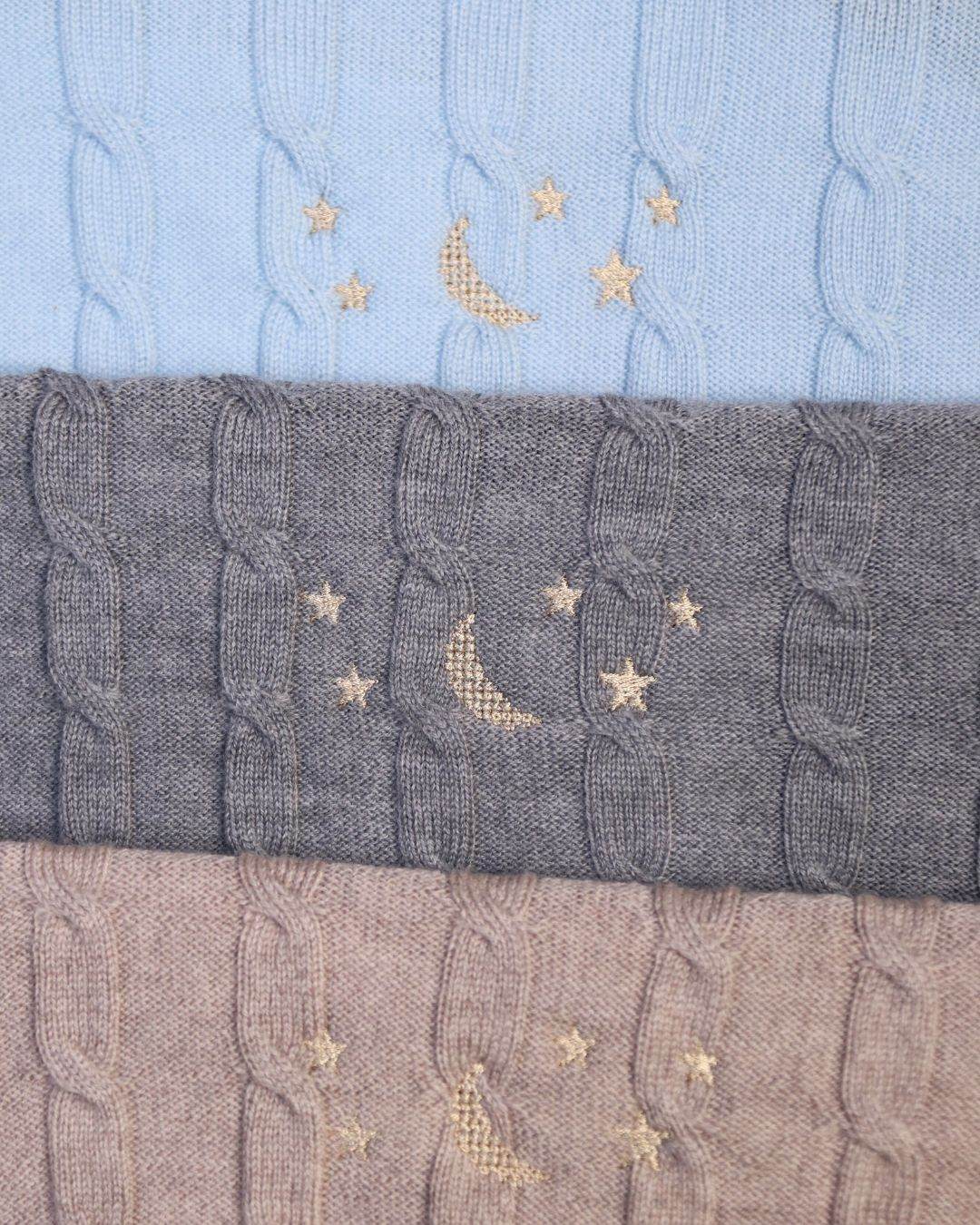 Merino baby blanket with moon and stars design, personalized embroidery.